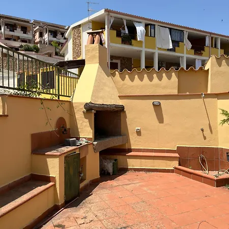 Casa Al Piano Terra Con Salone E Due Da Letto Feriehus