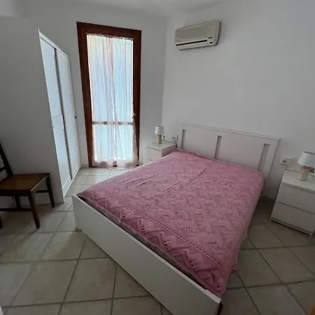 Casa Al Piano Terra Con Salone E Due Da Letto 펜션 *