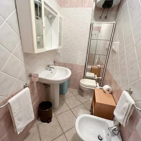 Casa Al Piano Terra Con 2 Da Letto, Parcheggio Privato E Piscina Condominiale * Villasimius