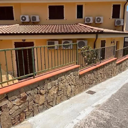 Casa de Férias Casa Al Piano Terra Con 2 Da Letto, Parcheggio Privato E Piscina Condominiale